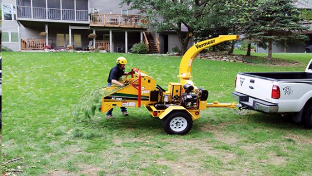 The Benefits of Renting a Woodchipper This Fall